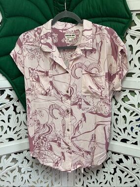 Paradise Now pink mauve womens surfer shell print button up collar shirt. Size L